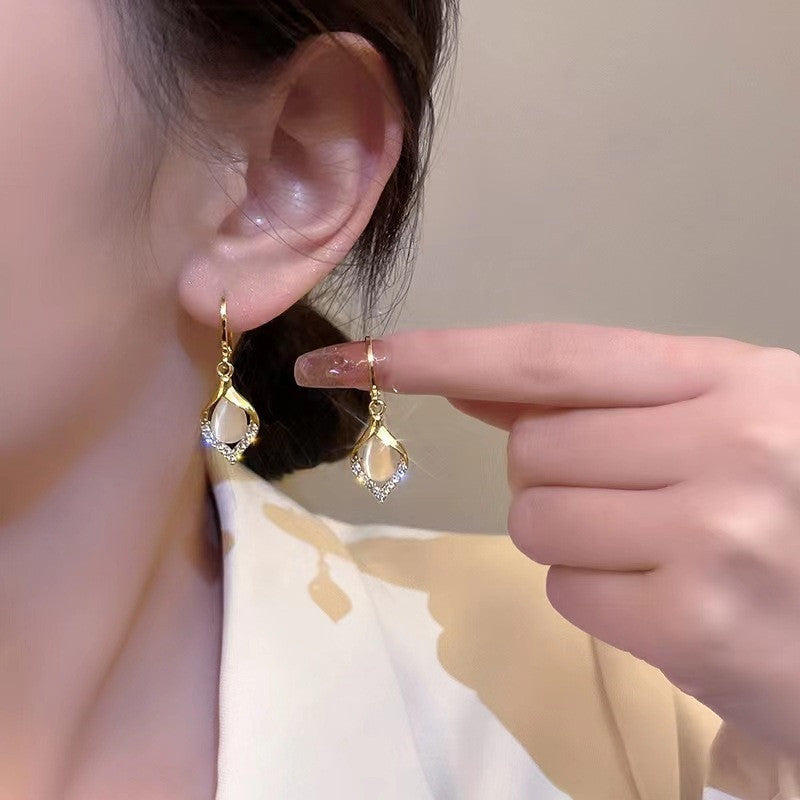 New Angel Tears High-end Ear Hook Design Teardrop-shaped Cat's Eye Stone Earrings for Women