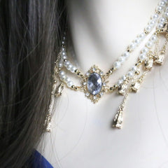 Retro Court-style Pearl and Flower Necklace