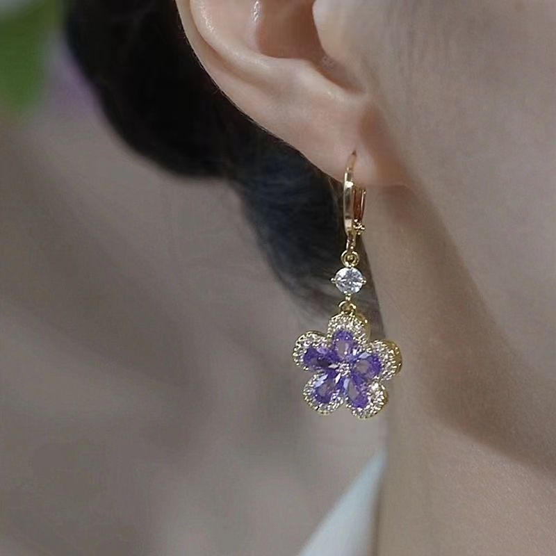 Purple Zircon Flower Earrings, Fashionable and Elegant, High-end Five-petal Flower Earrings, Niche and Simple Ear Buckles for Women