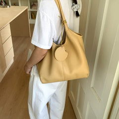 Solid-color Minimalist Tote Bag, A Fashionable, Versatile and High-end Single-shoulder Underarm Bag for Women