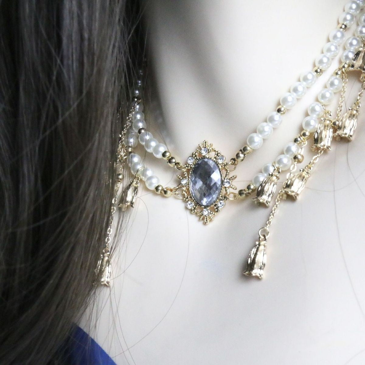 Retro Court-style Pearl and Flower Necklace