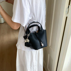 Versatile Bucket Bag, Simple and Trendy Chain Commuting Single-shoulder Crossbody Bag