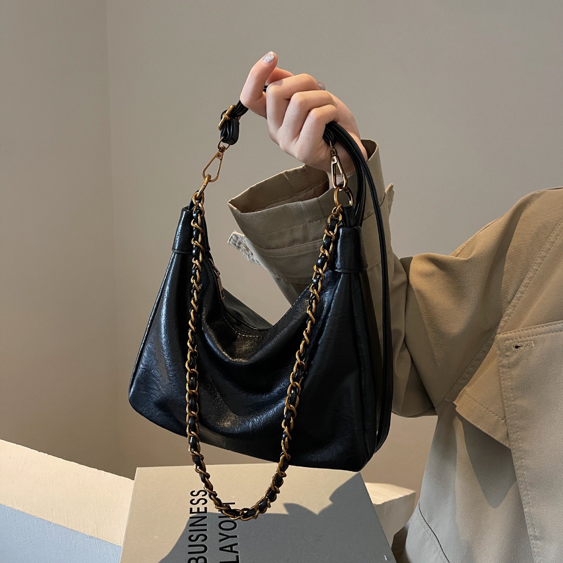 Soft Surface Retro Large-capacity Bag, Women's Single-shoulder Underarm Bag, Commuter Quality Crossbody Bag
