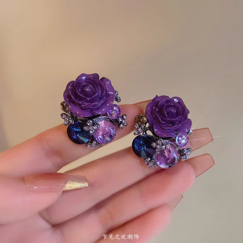 Purple Earrings with Flower Stud Earrings, A Unique Retro Style for Women, and A New Style of High-end Earrings