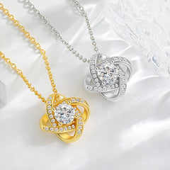 Eternal Heart Collarbone Chain for Women, High-end Design Sense Rotating Lucky Four-leaf Clover Necklace